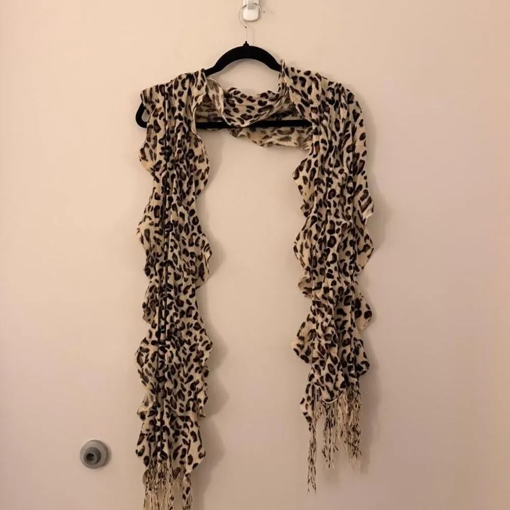 VINTAGE Y2K RETRO leopard print ruffle fringe scarf. Cheetah animal print, casca